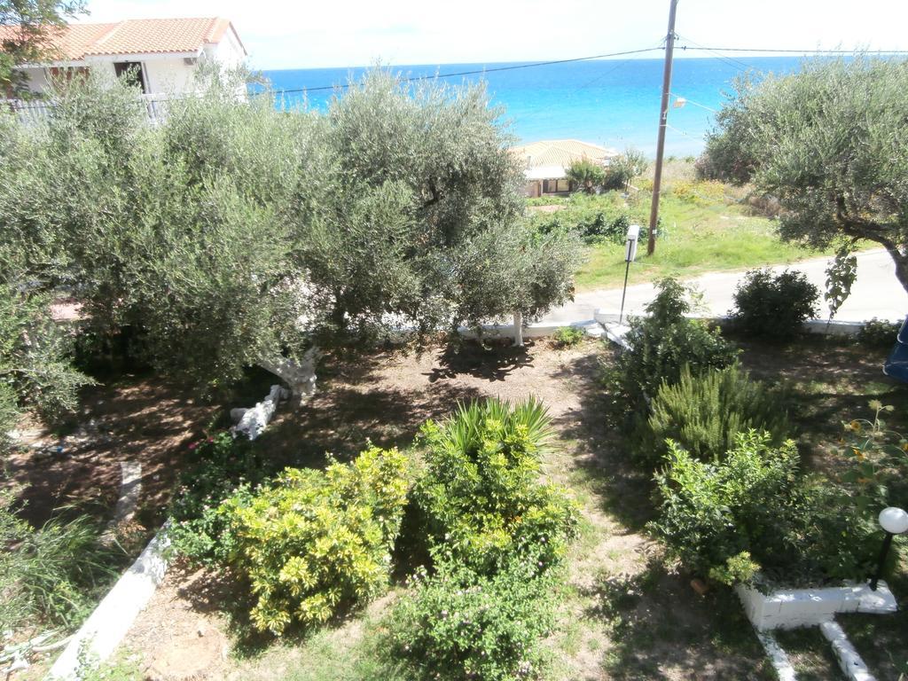Billy'S Amoudi Apartments Bagian luar foto