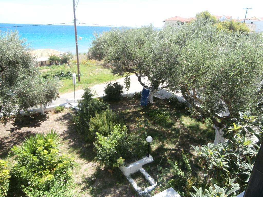 Billy'S Amoudi Apartments Bagian luar foto