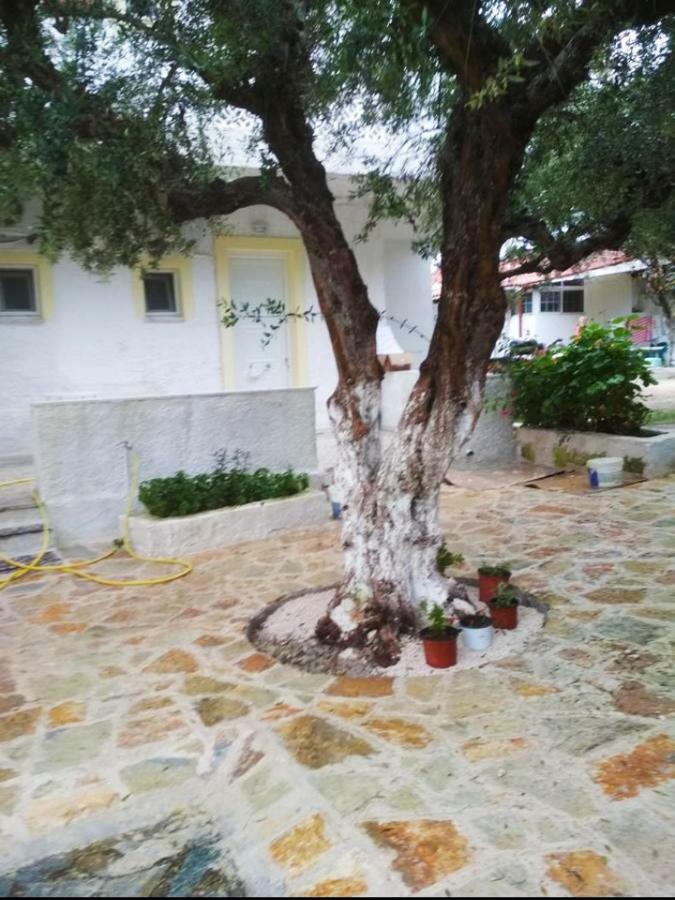Billy'S Amoudi Apartments Bagian luar foto
